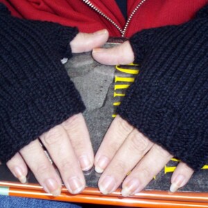 Fingerless gloves knit pattern