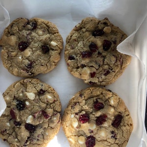 Niki’s Oatmeal Savvy cookie