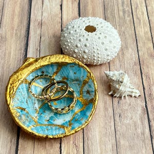 Handmade Seashell Ring Dish – Beach Jewelry Holder, Trinket Dish, Coastal Decor, Beach Wedding Gift, Boho Vanity Tray