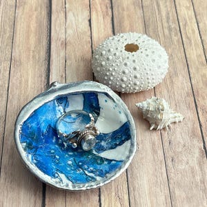 Handmade Seashell Ring Dish – Beach Jewelry Holder, Trinket Dish, Coastal Decor, Beach Wedding Gift, Boho Vanity Tray