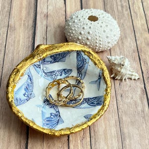 Handmade Seashell Ring Dish – Beach Jewelry Holder, Trinket Dish, Coastal Decor, Beach Wedding Gift, Boho Vanity Tray