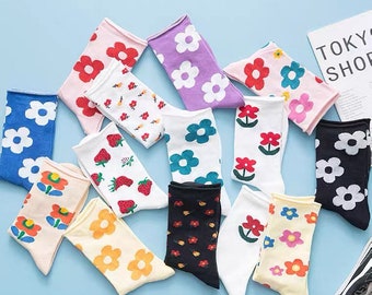 Daisy flower cotton socks. Fun cute colours