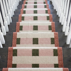 Op maat gemaakt roze wollen gestreept traploperkleed | Wollen tapijtloper in Scandinavische stijl voor trappen | Gangloper vloerkleed | Vloerkleed op maat gemaakte lengte