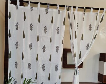 NEW Themed   Party White Door Curtain 91cm x 2.43m 