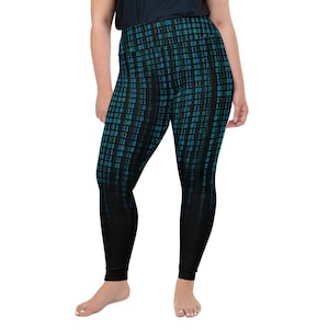 Op de afbeelding: Zwarte leggings met een patroon van blauwe en groene binaire code. De code lijkt langs de benen naar beneden te vallen.