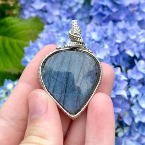 Hand-Woven Blue Labradorite Pendant (Code 1149)
