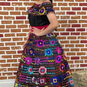 Chiapas Black Womens Folklorico Traditional Dance Fiesta top & skirt set multi-color embroidery handmade new