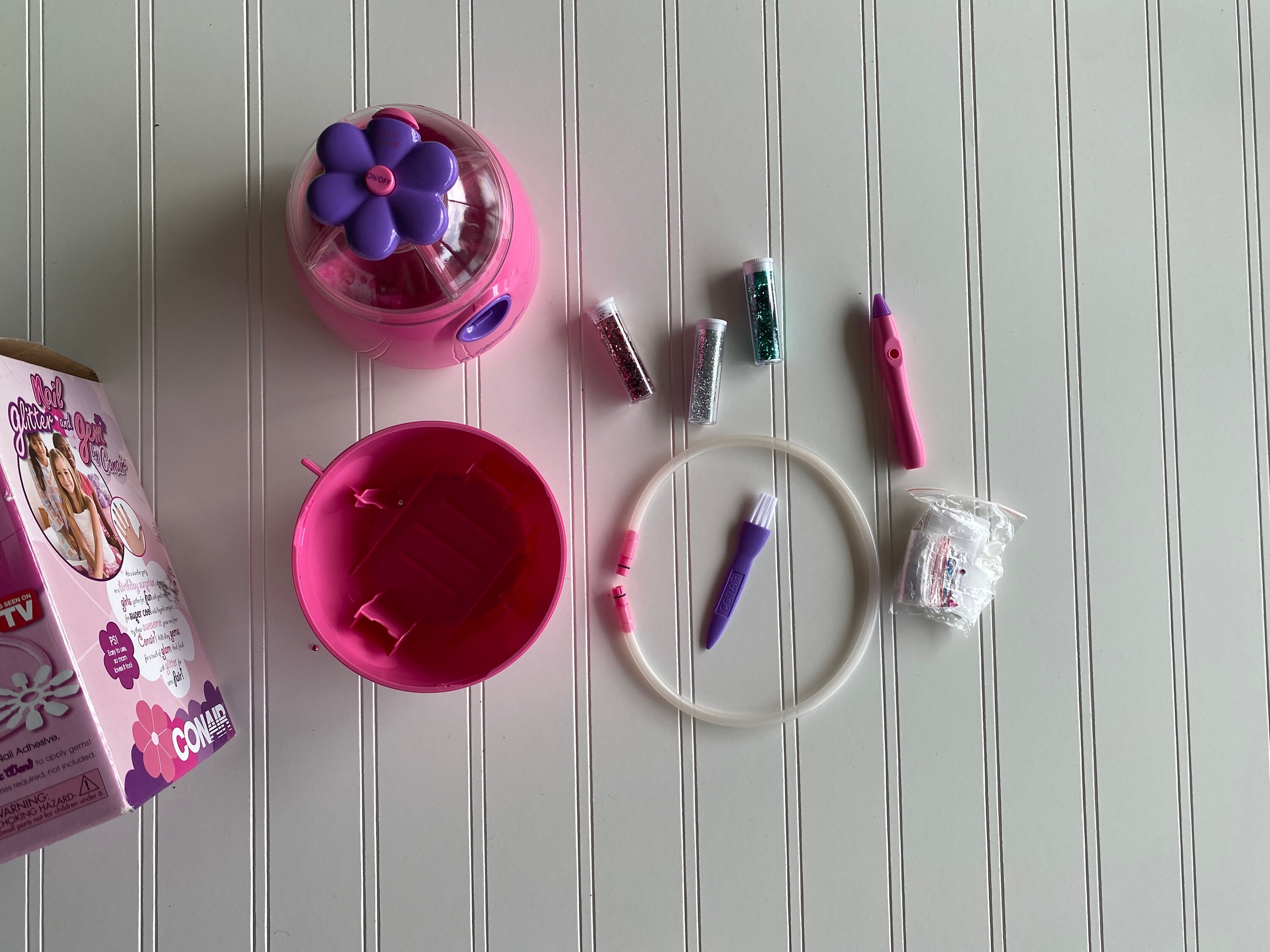 1990s Glitter Fizz Nails – Vintage Fun