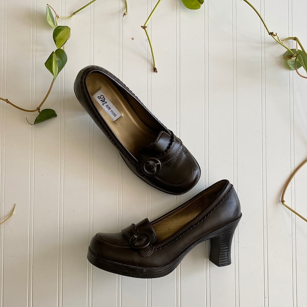 trendy girls school shoes