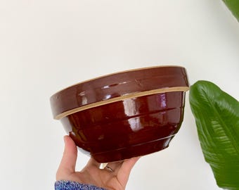 Vintage Brown Stoneware Mixing Bowl – Grooved Kitchenware Dish