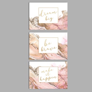 Motywacyjny cytat na ścianę, Dream Big, Be Brave, Make it Happen, Blush Pink and Gold Home and Office Decor Inspirujący wydruk na ścianę