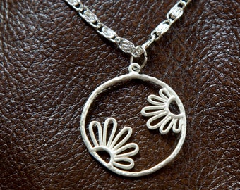 Flower Charm Necklace, Flower Jewelry, Spring Jewelry, Summer Jewelry, Girl Necklace, Woman Necklace, Flower Pendant