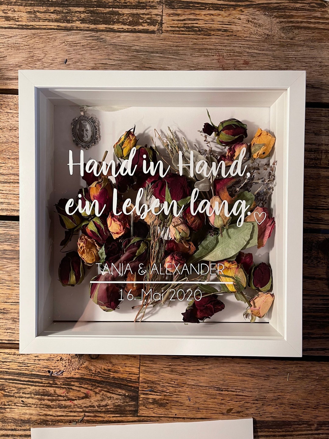 Hand in Hand, ein Leben lang Bilderrahmen für den Brautstrauß