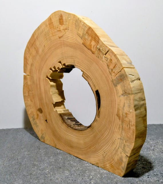 Groß,Baumscheibe ,Holzscheibe ,Holz ,Holzdeko , Bastelholz, Fichte,mit gewachsener Öffnung,zum aufrechtstellen,Höhe: 36 cm