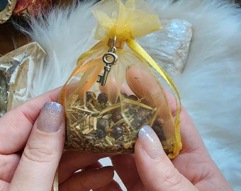 Wisdom Mojo Bag- Hoodoo talisman, Herbs & Crystals