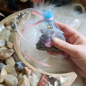 Child Protection Gris Gris Mojo Bag. By Audra of Lifespiritssocietyofmagick.com with hoodoo spells & magick.