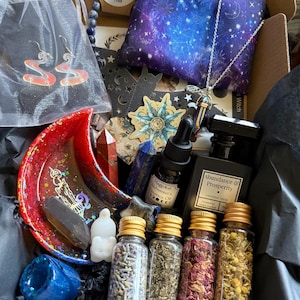 The Cosmic Apothecary – Abundance, Wisdom & Wealth Witch Spell Box | Crystals, Herbs, Jewelry, Resin Tools and Spell Supplies Box 29