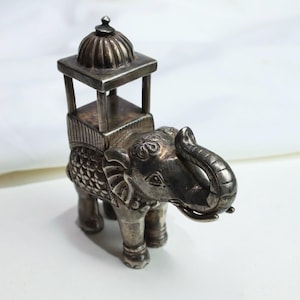 925 Pure Silver,Vintage Devotional Elephant & Hindu Idols, Silver Article, Customized Sculpture | Silverware Home Decor, By Swadeshi pitara