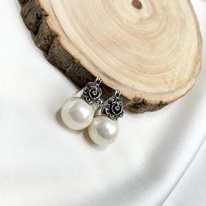 Sterling Silver 925 Floral Rose Pearl Drop Earrings Elegant Boho Ethnic White Pearl Ball Dangle Earrings Minimalist Jewelry for Her