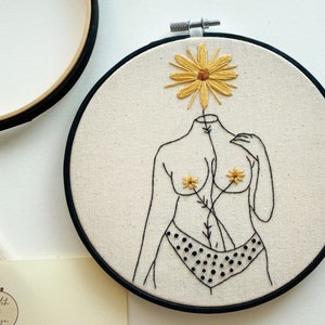 Sie ist Schönheit, Feministische Hoop Art, Anfänger Stickdatei, DIY Stickdatei, Weibliches Geschenk, Sticken Geschenk, Moderne Stickdatei, Bastelset Bild 3