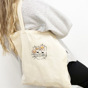 Cat Embroidery Kit / Sew your own tote bag / Learn To Embroider / Female Gift / Stitching Gift / Modern Embroidery image 2