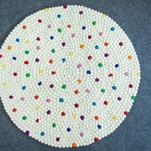 Felt Ball Rugs / White Rug with bright spot / Nursery Rug / Girl room carpet MADE IN HIMALAYAN