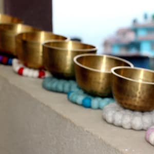 Singing Bowl Set Brass Hand Beaten Set of 7 For Meditation and Sound Therapy Healing Bowl for Relaxation - Handmade in Nepal - FREE GIFT BOX