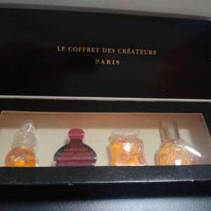90s! Very beautiful box of collectible perfume miniatures, limited edition vintage mini perfumes, rare miniatures, women's gift