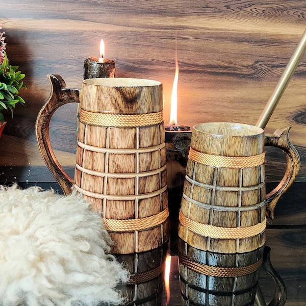 Handgemaakte Viking houten biermok met ingewikkelde levensboomontwerp Gepersonaliseerde biermok Groomsman cadeau Halloween cadeau voor snoep geschenkdoos