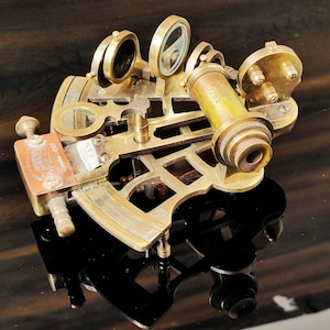 Brass Nautical Sextant with Wooden Box – Vintage Style Navigation Instrument with Extra Telescopes, Maritime Gift for Collectors