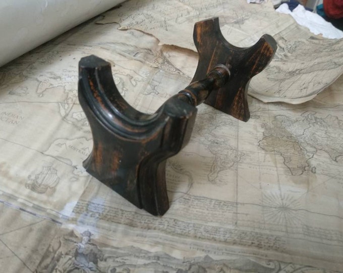 Scroll stands