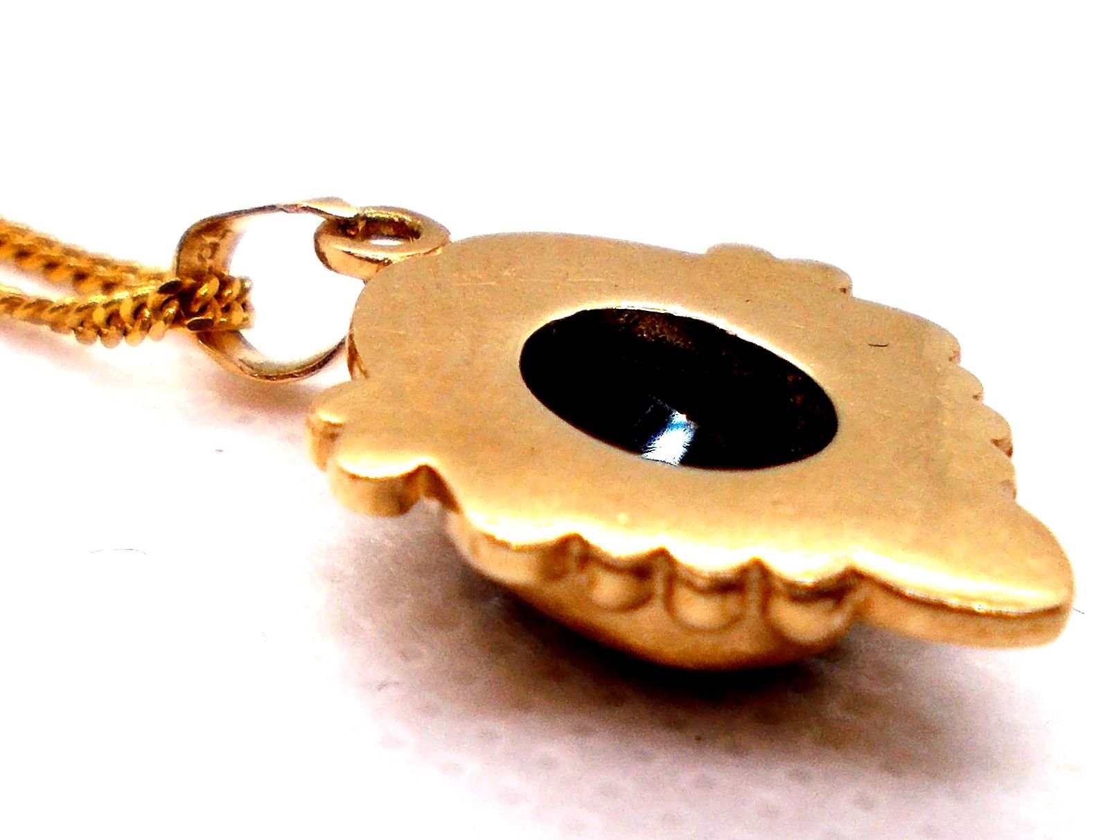 9ct Yellow Gold 2.81ct Oval Rub Set Garnet Pendant