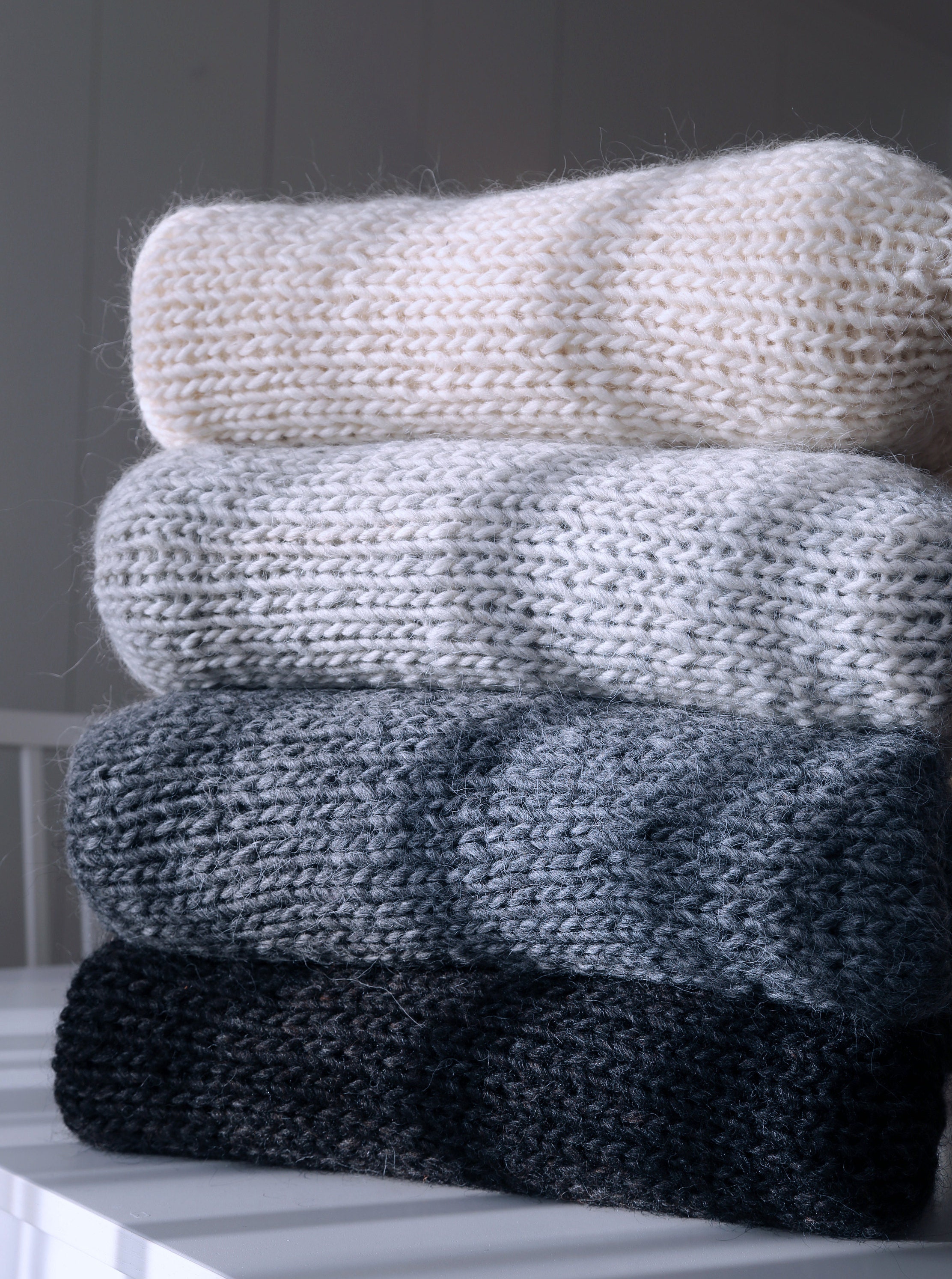 100 Icelandic Pure new wool blanket Godafoss. Handmade in Etsy