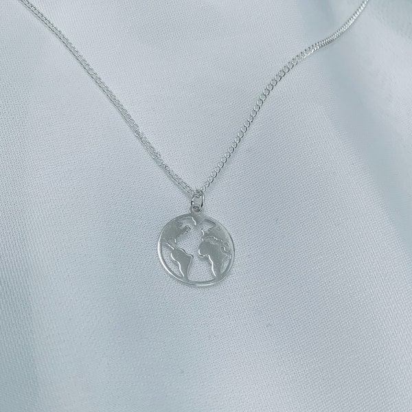 Collier globe en argent sterling/Collier carte du monde/Collier Terre/Collier globe-trotter/Cadeau de bijoux de voyage