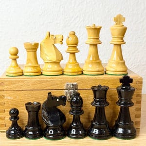Germany wooden chess set (Knights with glass eyes) 60s vintage in very good condition. Great gifts for chess lovers and collectors!