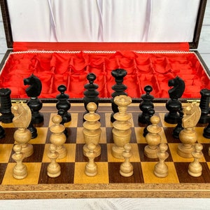 French Knight Black Mahogany Chess Set [RCPB101] - $240.00 - Regency Chess  - Finest Quality Chess Sets, Boards & Pieces