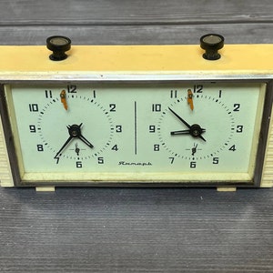 Rare Plastic CHESS Tournament clock ( JANTAR ). Great gift for mens, collectors & chess lovers! In good working condition.