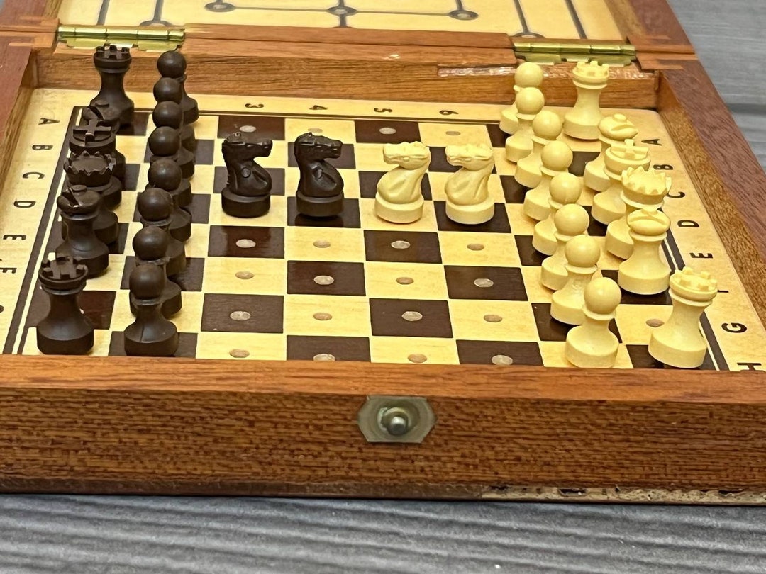 Germany Pocket Chess Set 80s Vintage in Good Condition. Chess Pieces