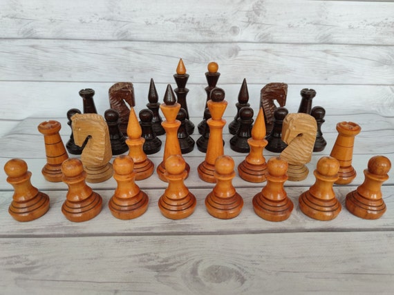 German Knight Plastic Chess Set Brown & Natural Wood Grain Pieces