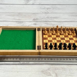 Germany traveling chess set 70s vintage in good condition. Great gifts for chess lovers and collectors!