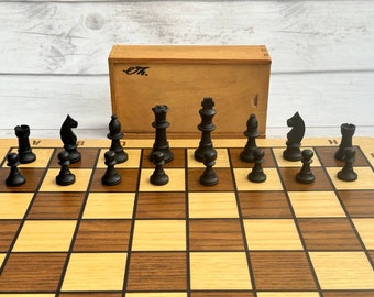 ドイツ製の木製チェス駒（オリジナルボックス付き）です。チェス愛好家