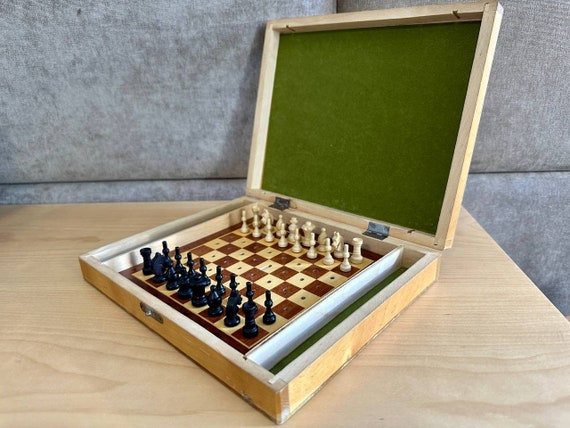 Plastic Grand Master Chess set, Packaging Type: Box