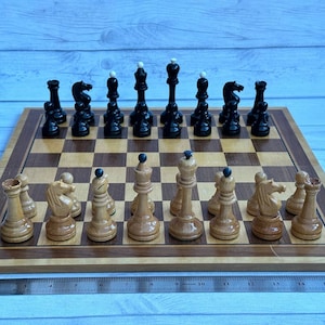 Juego de ajedrez de torneo soviético fabricado en madera en muy buen estado de los años 70. ¡Excelente regalo para hombres, amantes del ajedrez y coleccionistas!