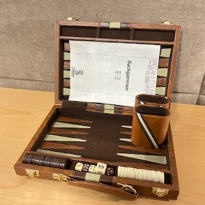 Deutschland Plastik Reise Backgammon 90er Jahre Vintage.  Tolles Geschenk für Männer und Sammler.