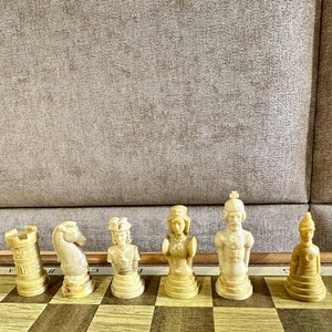 Germany Magnetic traveling chess set 80s vintage in good condition. Great gift for mens, chess lovers and collectors!