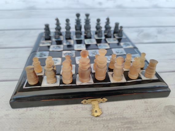 Vintage 1960s Magnetic Chess Game