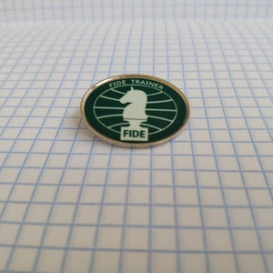 Chess badge &quot;FIDE Trainer&quot;.  Rare, in excellent condition. Great gift for mens, chess lovers and collectors!