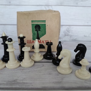 Chess made by Prilukinsky plastic plant 80s vintage in very good condition. Great gift for mens, chess lovers and collectors!
