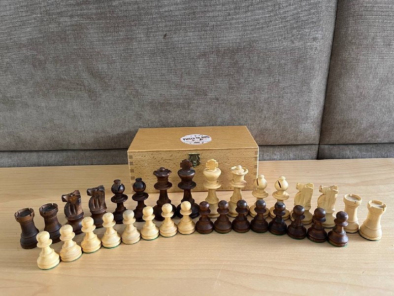 Old English Classic Chess Set with Ebonized & Boxwood Pieces - 3.9