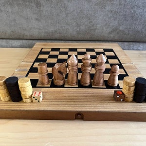 Handmade Germany wood chess, checkers and backgammon made of wood 3 in 1 set 90s vintage in good condition.